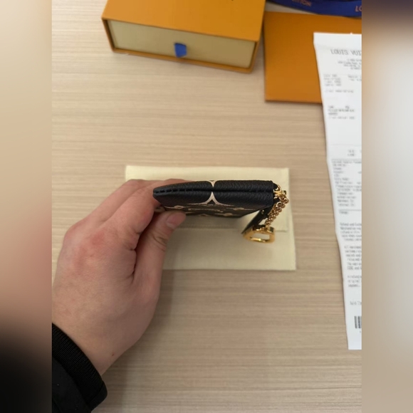 Louis Vuitton Key Pouch - Picture 3 of 13